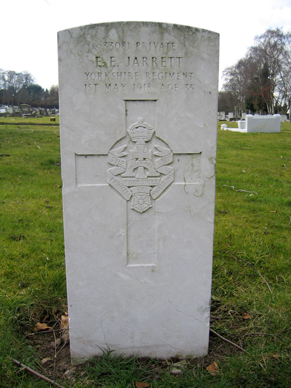 The grave of Private Ernest Jarrett in Beeston and Stapleford (Beeston) Cemetery