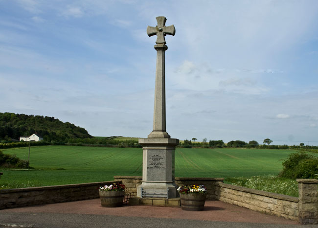 The War Memorial at Byers Green, Co. Durham (Photo : Edward Nicholl)