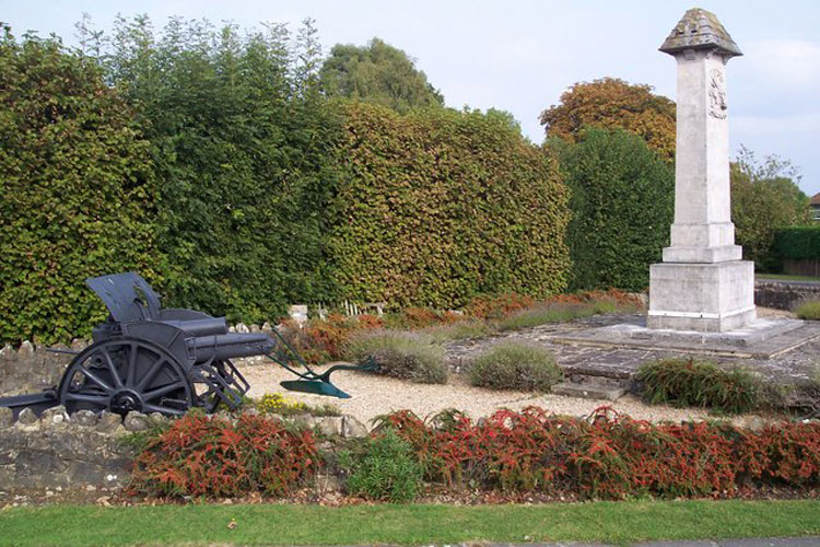 Cranbrook War Memorial, Howitzer and Plough