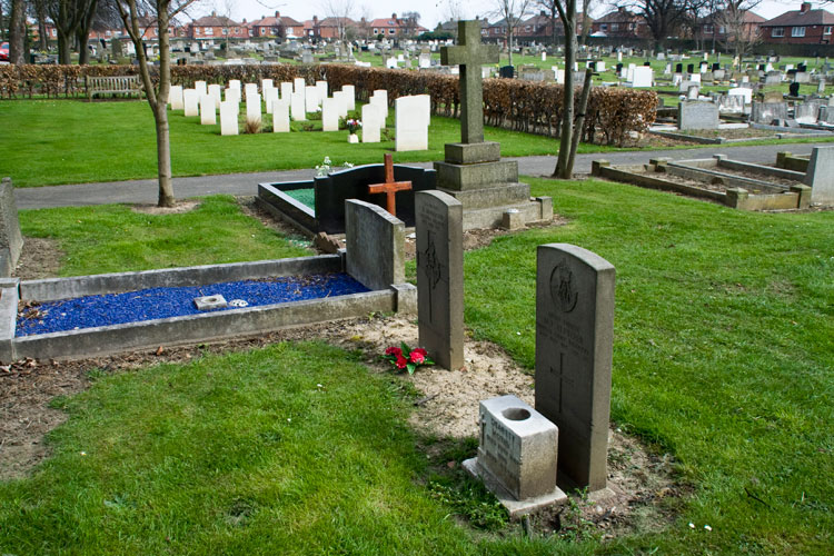 Private G F Sanderson's grave (red flowers) in the Newcastle-upon-Tyne (Byker and Heaton) Cemetery.