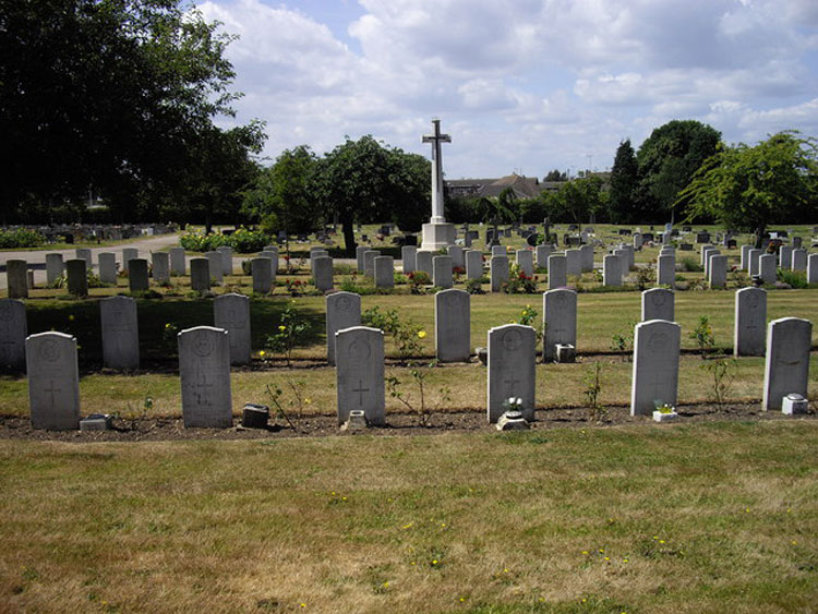 The Cross of Sacrifice and the War Graves Plot in Colchester Cemetery