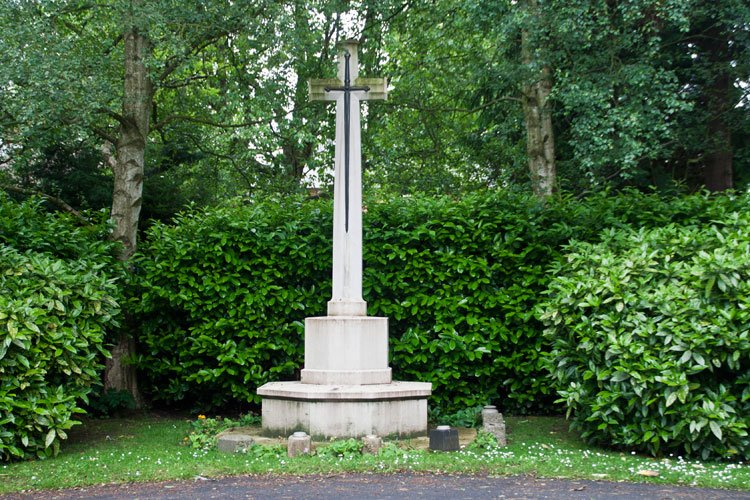 The Cross of Sacrifice in Darlington West Cemetery