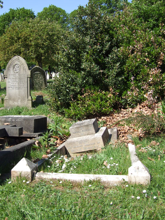 The neglected state of Private Horsley's original grave
