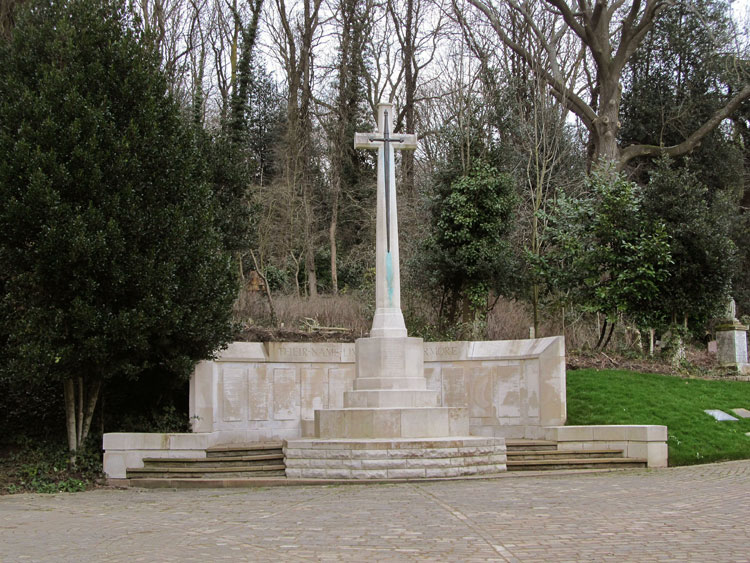 The Cross of Sacrifice and Screen Wall in HIghgate Cemetery (West)