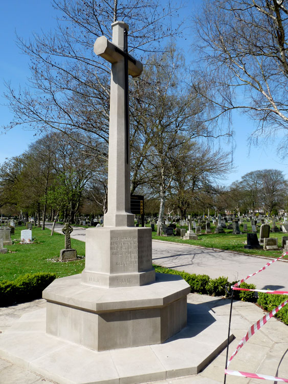The Cross of Sacrifice - Hull Northern Cemetery