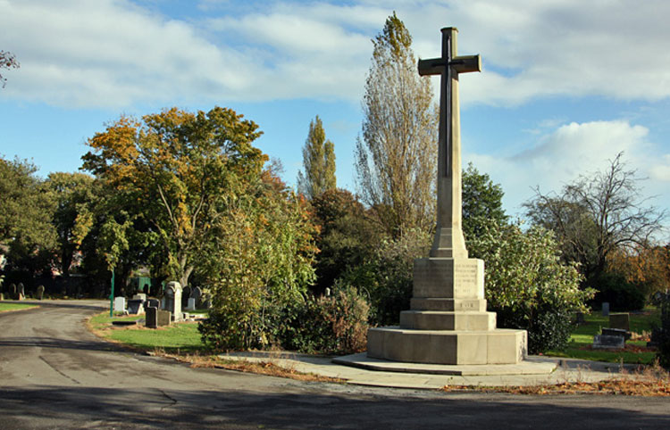 The Cross of Sacrifice - Hull Western Cemetery