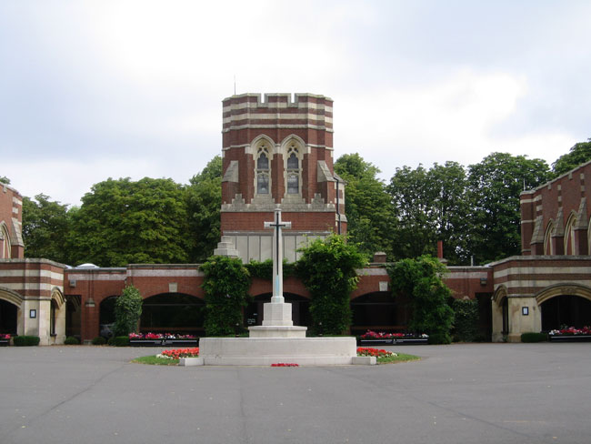 The Cross of Sacrifice at the Entrance to Leicester (Gilroes) Cemetery