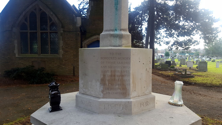 The Cross of Sacrifice in New Brentford Cemetery