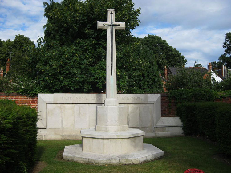 The Cross of Sacrifice in Reading Cemetery