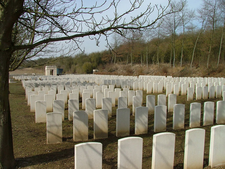 Blighty Valley Cemetery, Authuille Wood