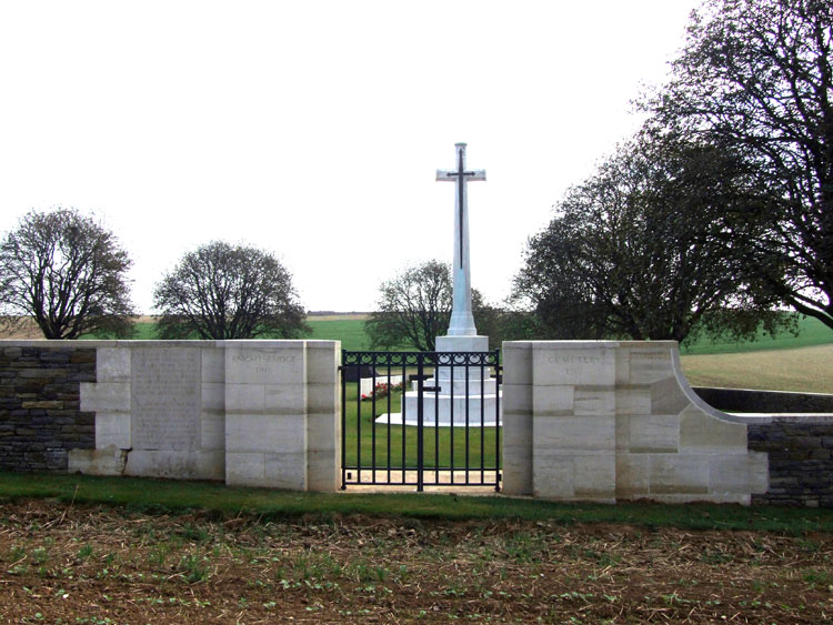 Knightsbridge Cemetery, Mesnil-Martinsart (2)