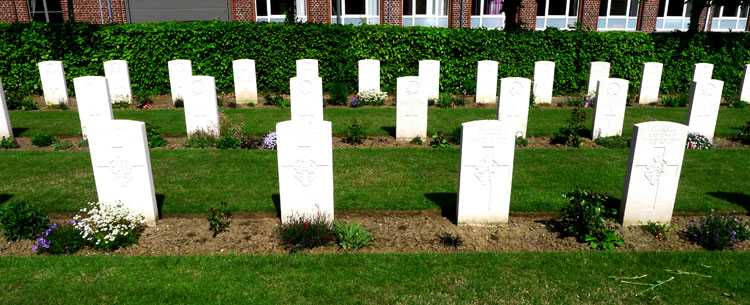 The Headstones of the Four Yorkshire Regiment Soldiers in Loker Churchyard