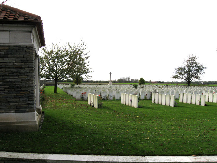 Pont-du-Hem Military Cemetery, La Gorgue (1)