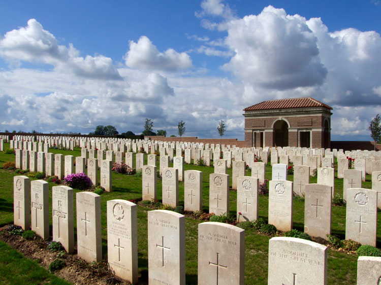 Queant Road Cemetery, Buissy - 2