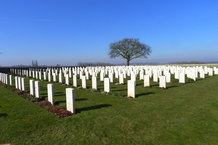 Ruyaulcourt Military Cemetery (1)
