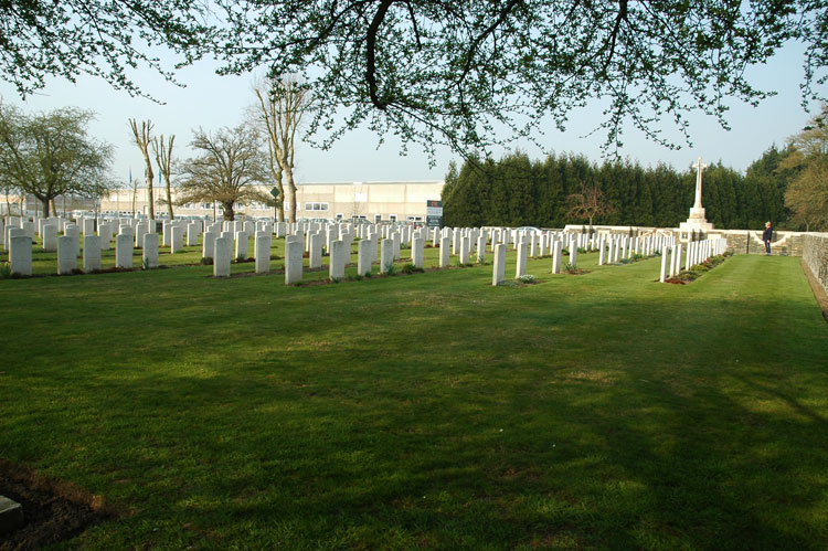 Sailly-Sur-La-Lys Canadian Cemetery (3)