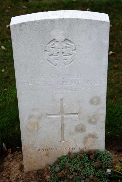 One of the headstones of an unidentified soldier of the Yorkshire Regiment Warlencourt British Cemetery, Pas de Calais (France)