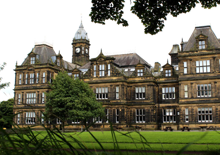 Crossley Heath School