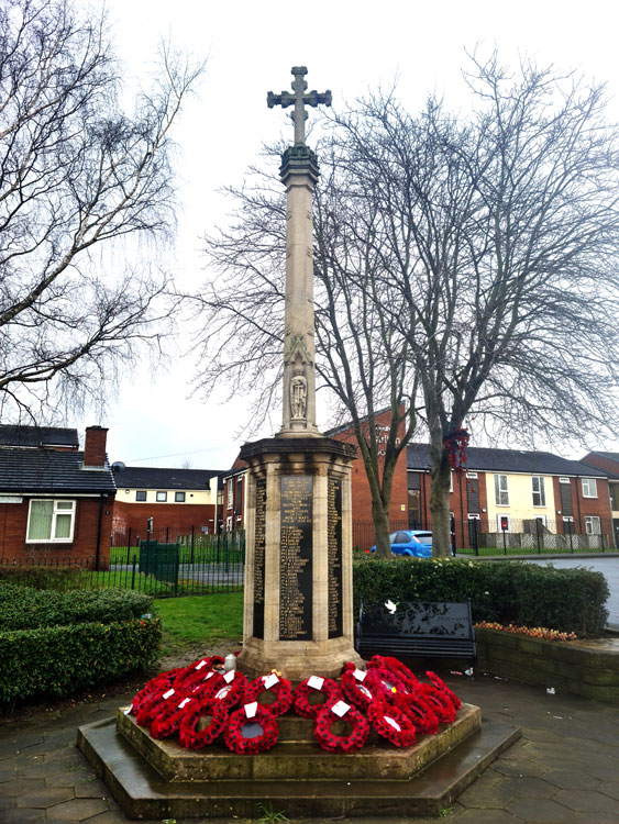 The War Memorial for South Elmsall and Moorthorpe (Wakefield, Yorkshire) - 1 