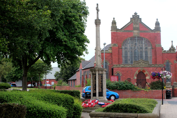 The War Memorial for South Elmsall and Moorthorpe (Wakefield, Yorkshire) - 2
