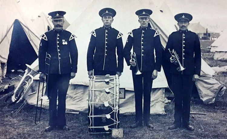 4 members of the 5th Battalion band