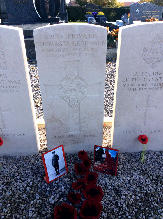 Thomas William Scales headstone. To the right is the headstone of an Unknown Yorkshire Regiment soldier.