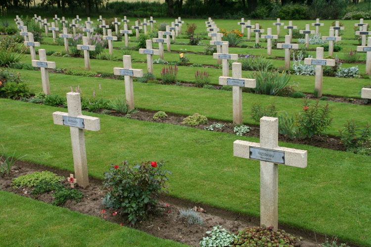 The French Cemetery at Thiepval (01)
