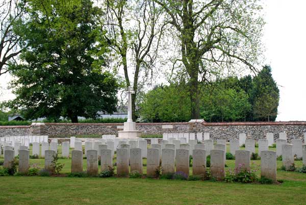 Contalmaison Chateau Cemetery