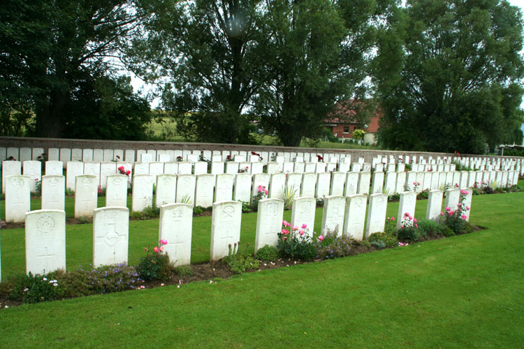 Dartmoor Cemetery, Becordel-Becourt - 2