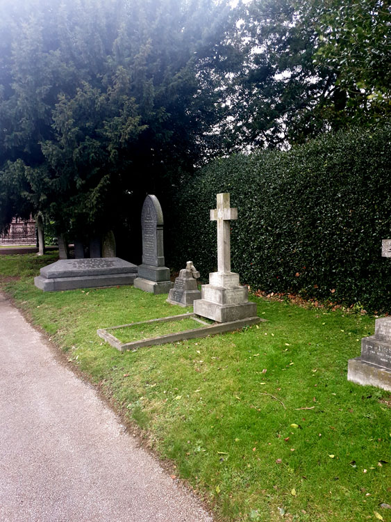 The Ball Family Grave in Redhill Cemetery (Arnold, Notts)