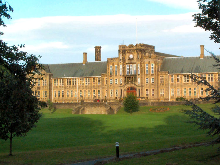 Bradford Grammar School on its current site at Frizinghall