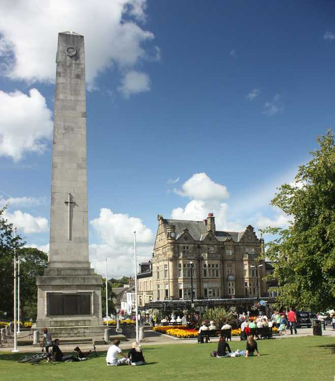 The Cenotaph, Harrogate (rear view)
