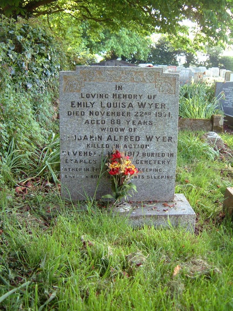 Pte Wyer commemorated on his Mother's headstone, - Hindringham, Norfolk 