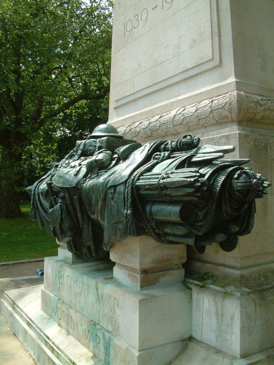 The Cenotaph, Ipswich (Suffolk) - Detail (1)