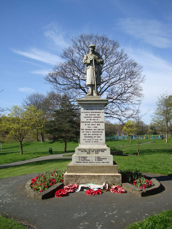 The Oakenshaw War Memorial in Victoria Park
