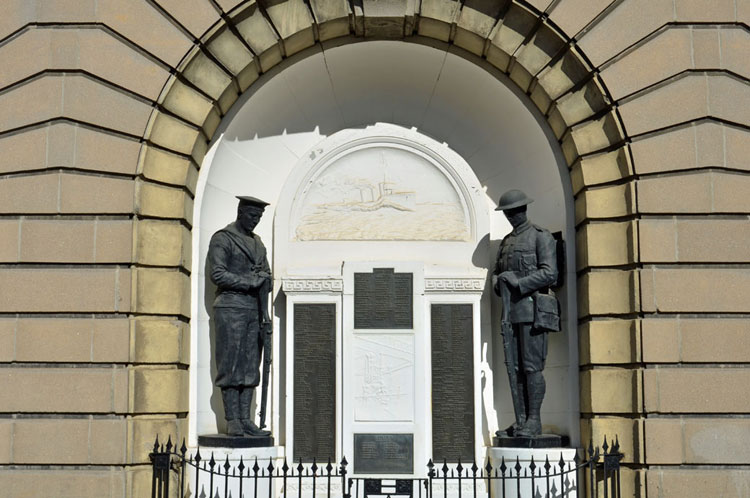 The Swan Hunter and Whigham Richardson Memorial, Wallsend