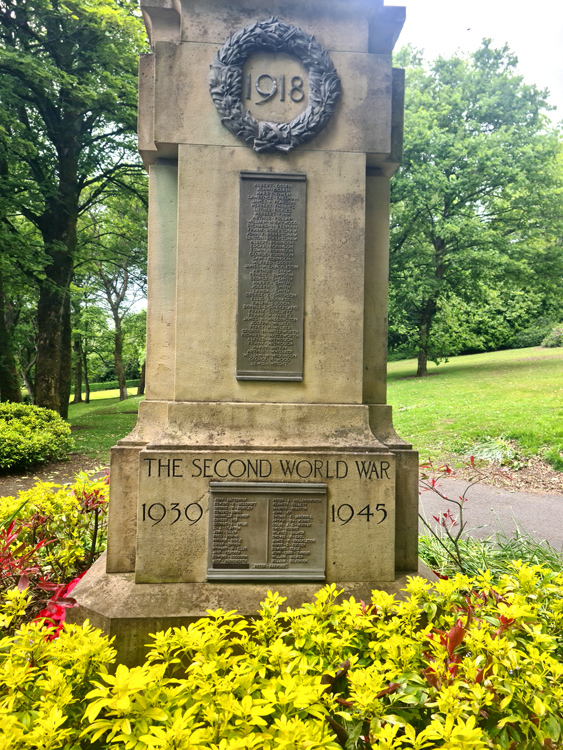 First World War Commemorations "O" - "GW" on ther Thornton war Memorial, and 2nd World War Commemorations "B" - "W"